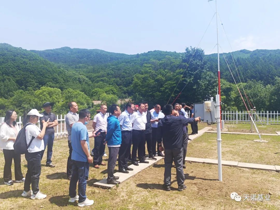 渾河源國家林草生態綜合監測項目包括標準氣象觀測站和森林通量觀測塔。